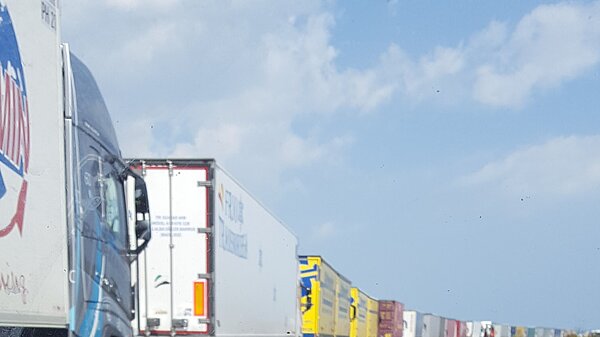 Queuing Lorries [Image: Tim Prater]